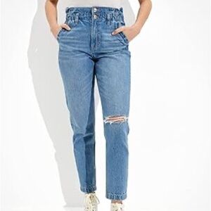 American Eagle Medium Wash Paperbag Highest Rise Mom Jean Ripped Knee